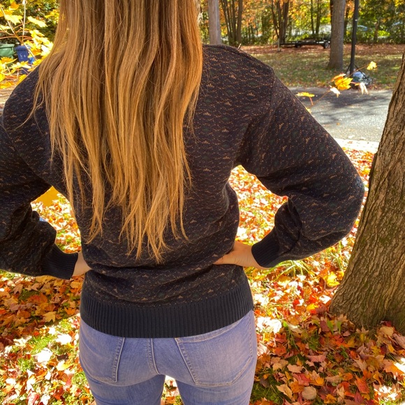 BHC sweaters for men Size M, unisex, Perfect for women for fall look - Picture 4 of 11